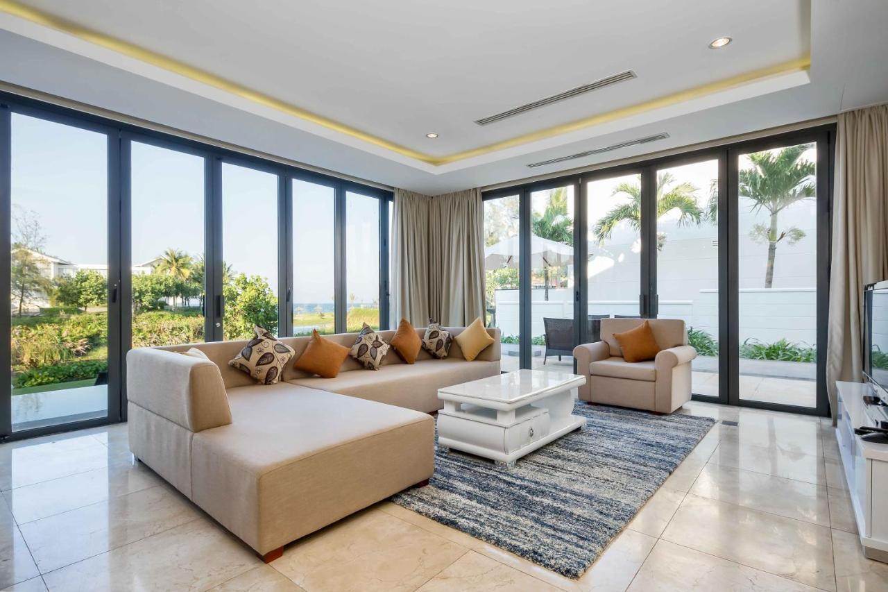 Stunning Ocean Close To The Beach