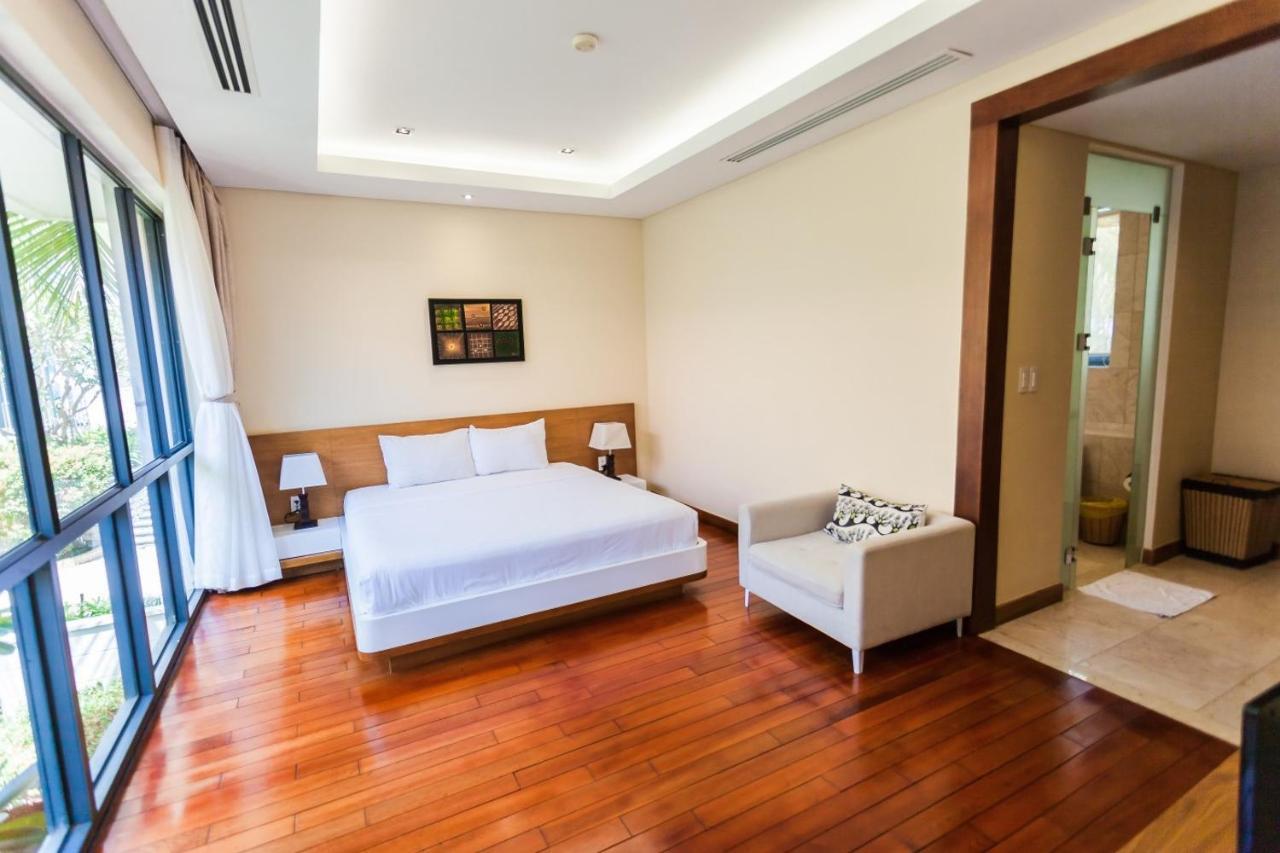Stunning Ocean Close To The Beach Da Nang
