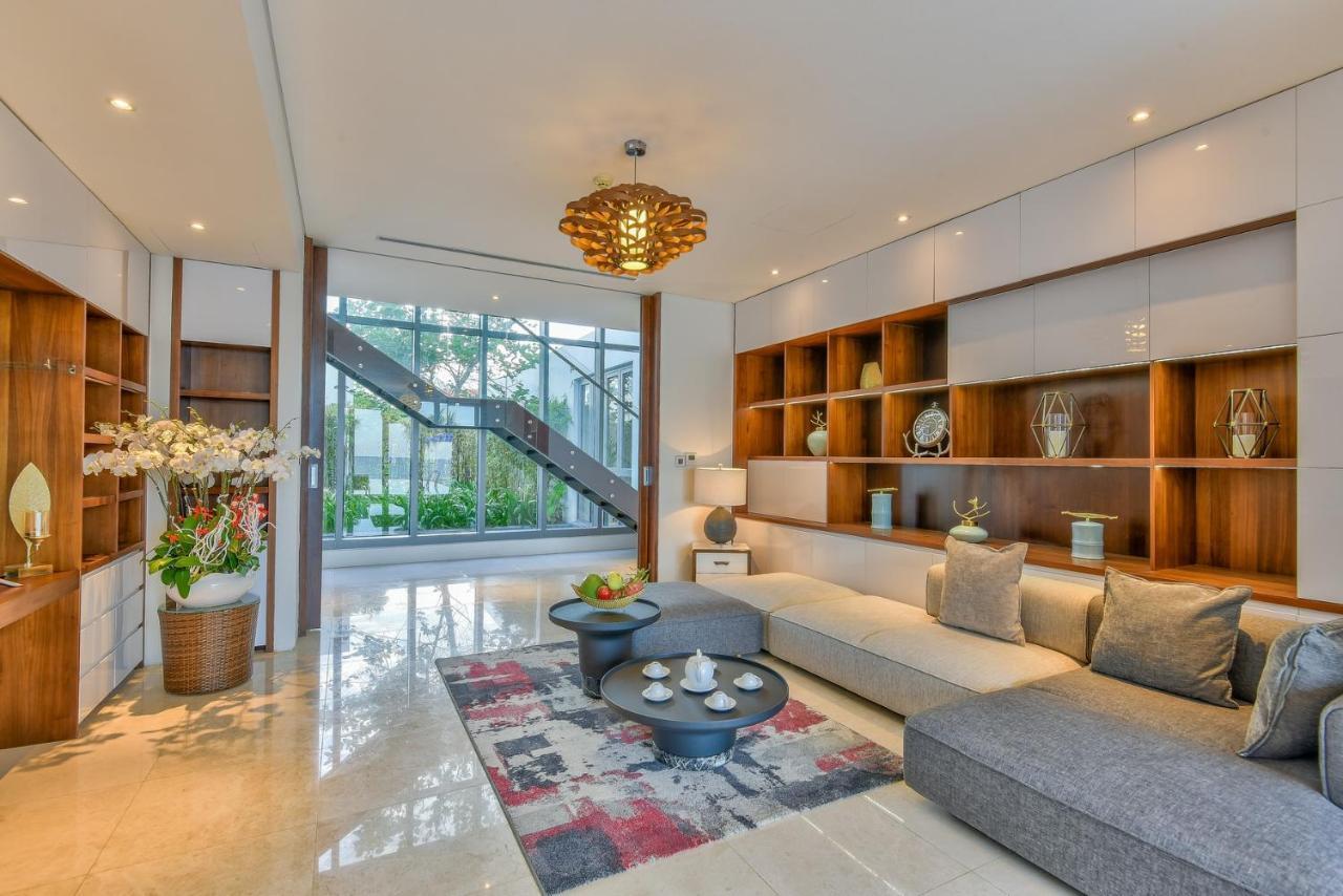 Stunning Ocean Close To The Beach Villa