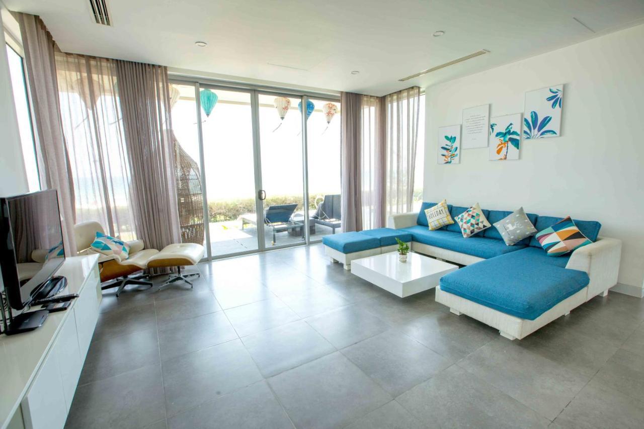 Stunning Ocean Close To The Beach *