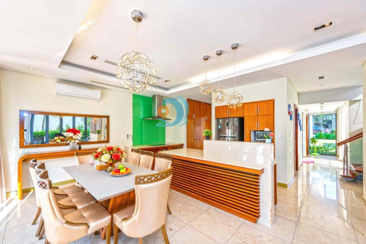 Stunning Ocean Close To The Beach Villa